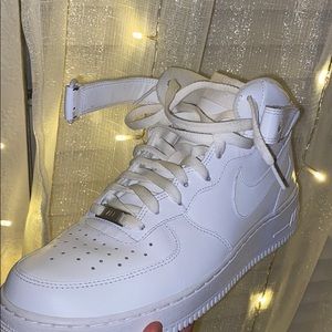 White nike high tops